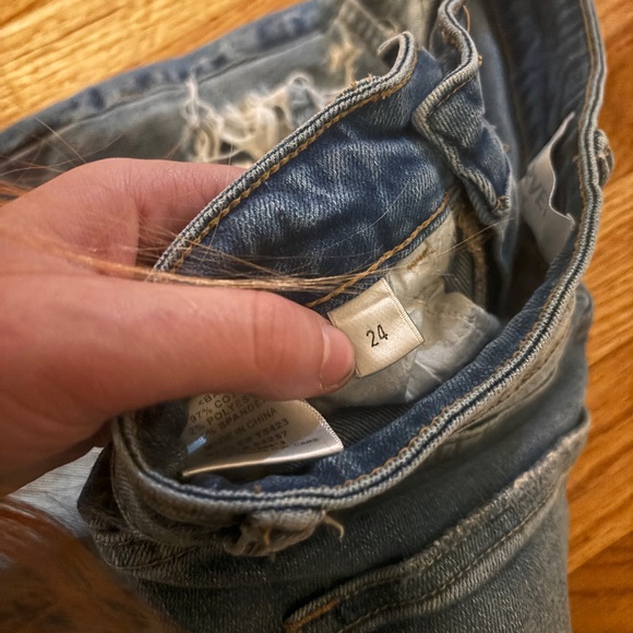 Vervet Distressed Blue Jeans - Picture 2 of 3